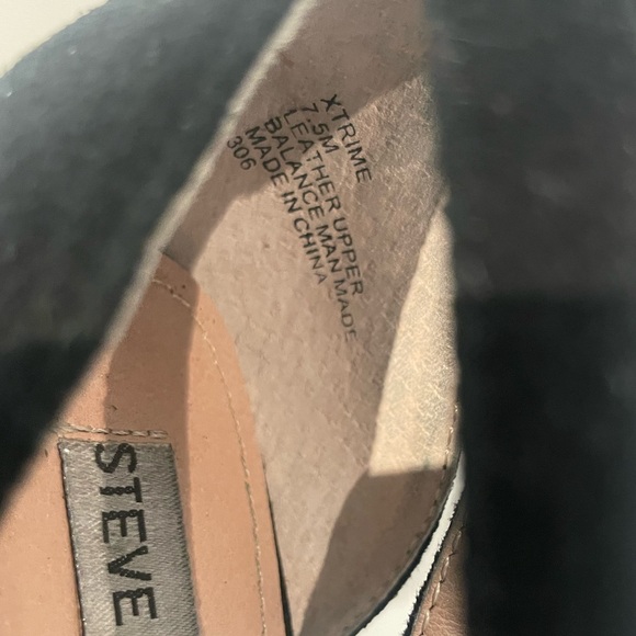 Steve Madden- Xtrime Black Platform
Wedges With Straps & Gold Detail - Picture 2 of 8